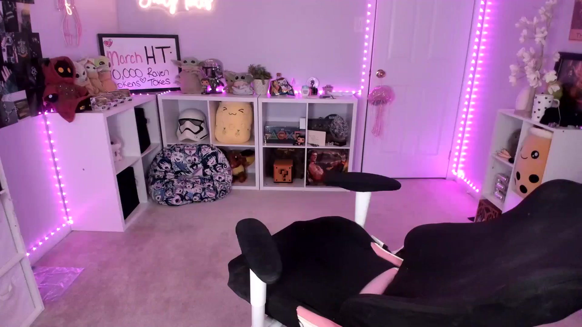 Gallery image thumbnail from EmilyTokes's myfreecams stream on, 03/28/2024, 04:00 image 14 of 20