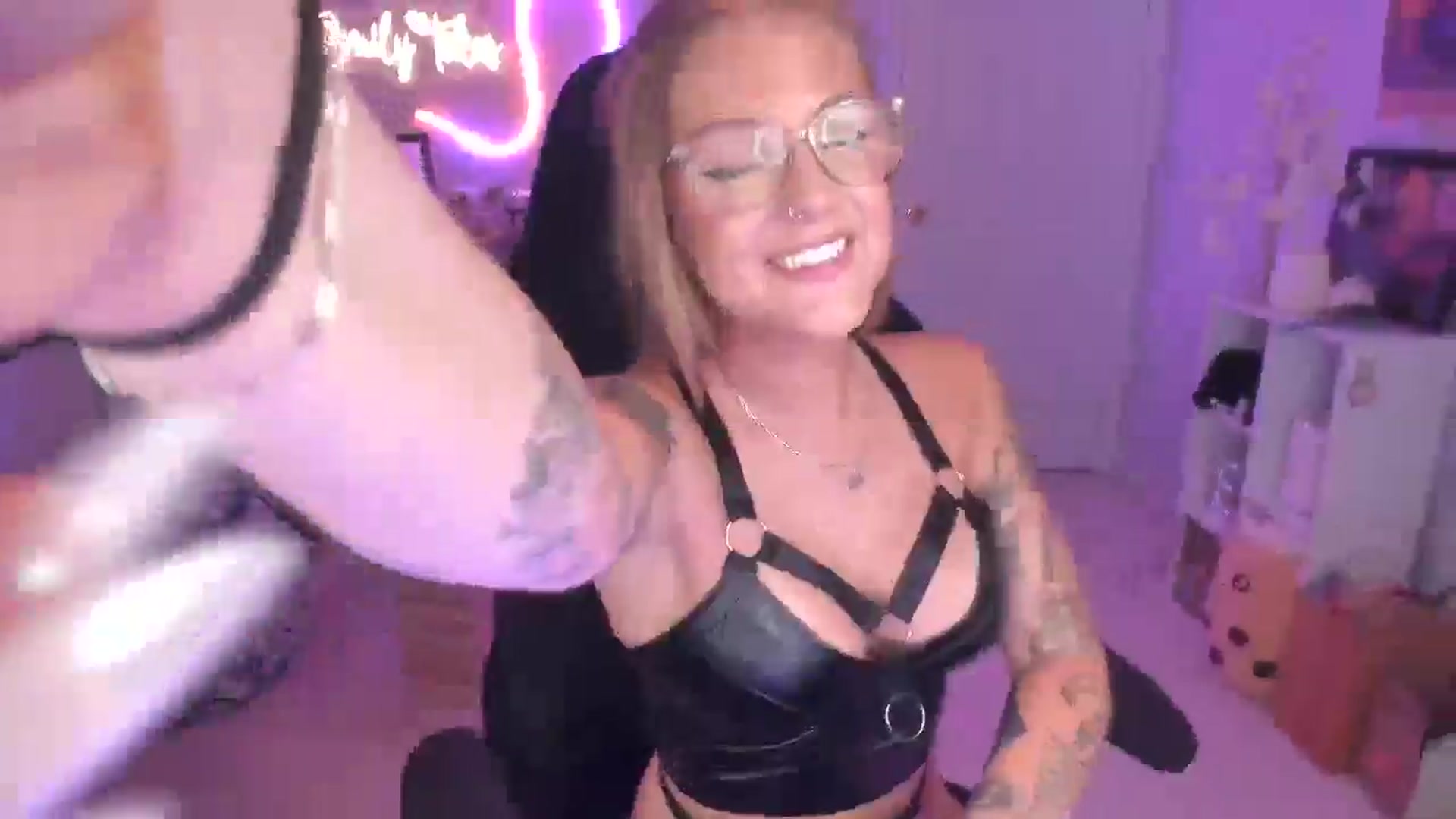 Gallery image thumbnail from EmilyTokes's myfreecams stream on, 07/07/2024, 03:58 image 11 of 20