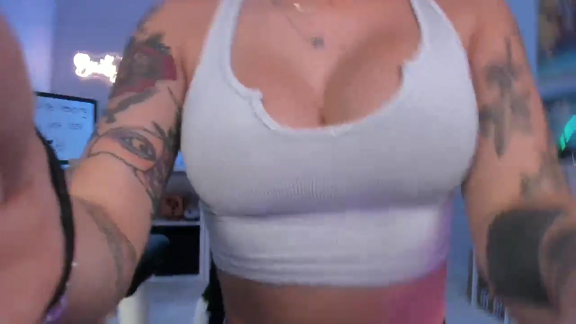 Gallery image thumbnail from EmilyTokes's myfreecams stream on, 07/10/2024, 02:12 image 16 of 20