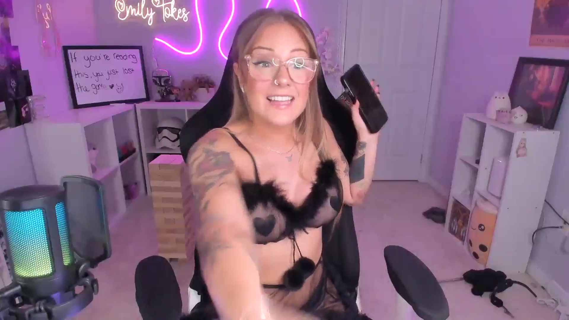 Gallery image thumbnail from EmilyTokes's myfreecams stream on, 07/20/2024, 04:48 image 2 of 20
