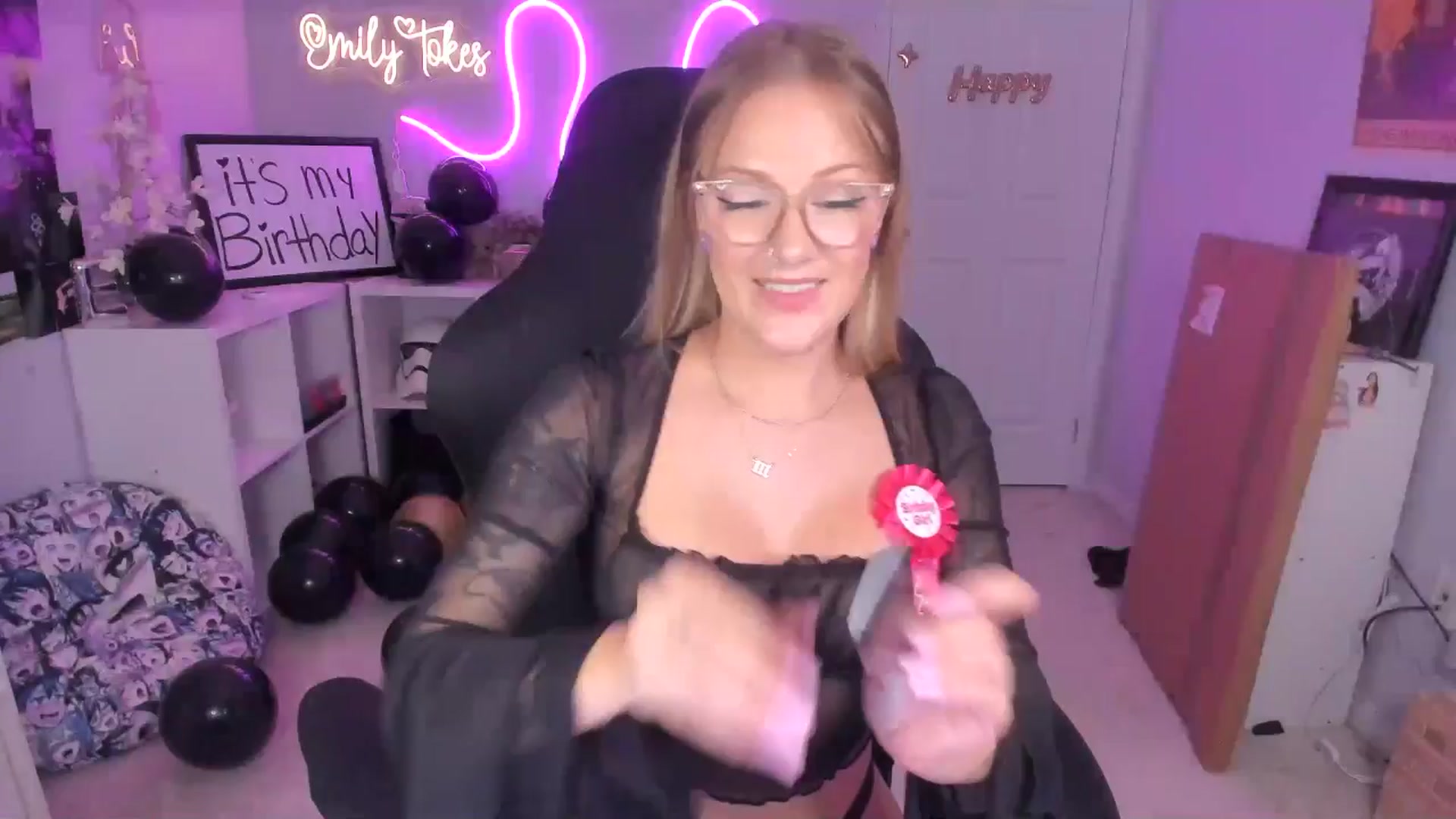Gallery image thumbnail from EmilyTokes's myfreecams stream on, 08/24/2024, 03:54 image 18 of 20
