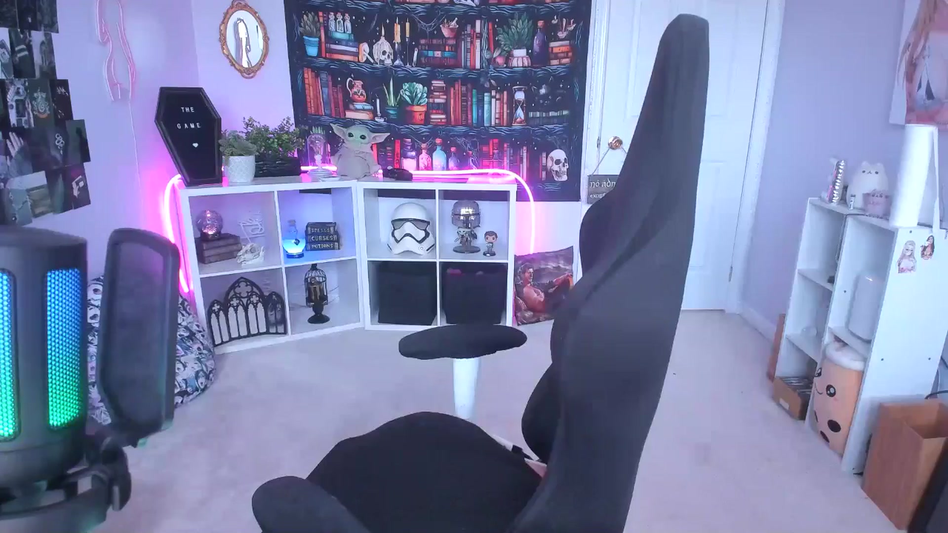 Gallery image thumbnail from EmilyTokes's myfreecams stream on, 08/29/2024, 16:25 image 16 of 20