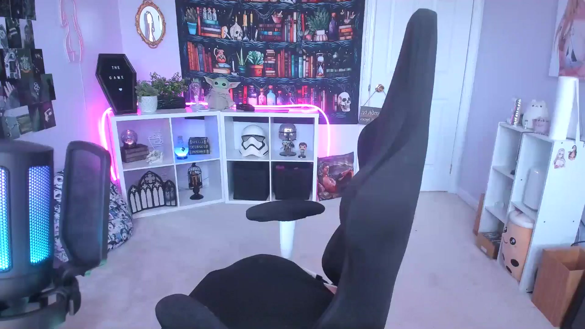 Gallery image thumbnail from EmilyTokes's myfreecams stream on, 08/29/2024, 16:25 image 19 of 20
