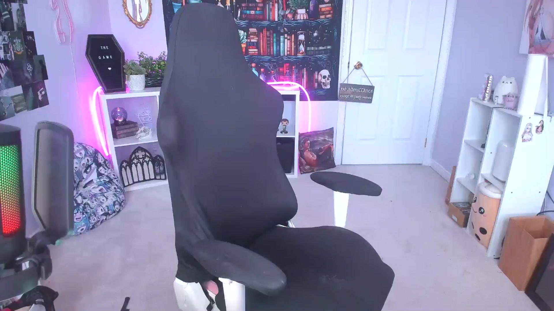 Gallery image thumbnail from EmilyTokes's myfreecams stream on, 08/29/2024, 17:15 image 18 of 20