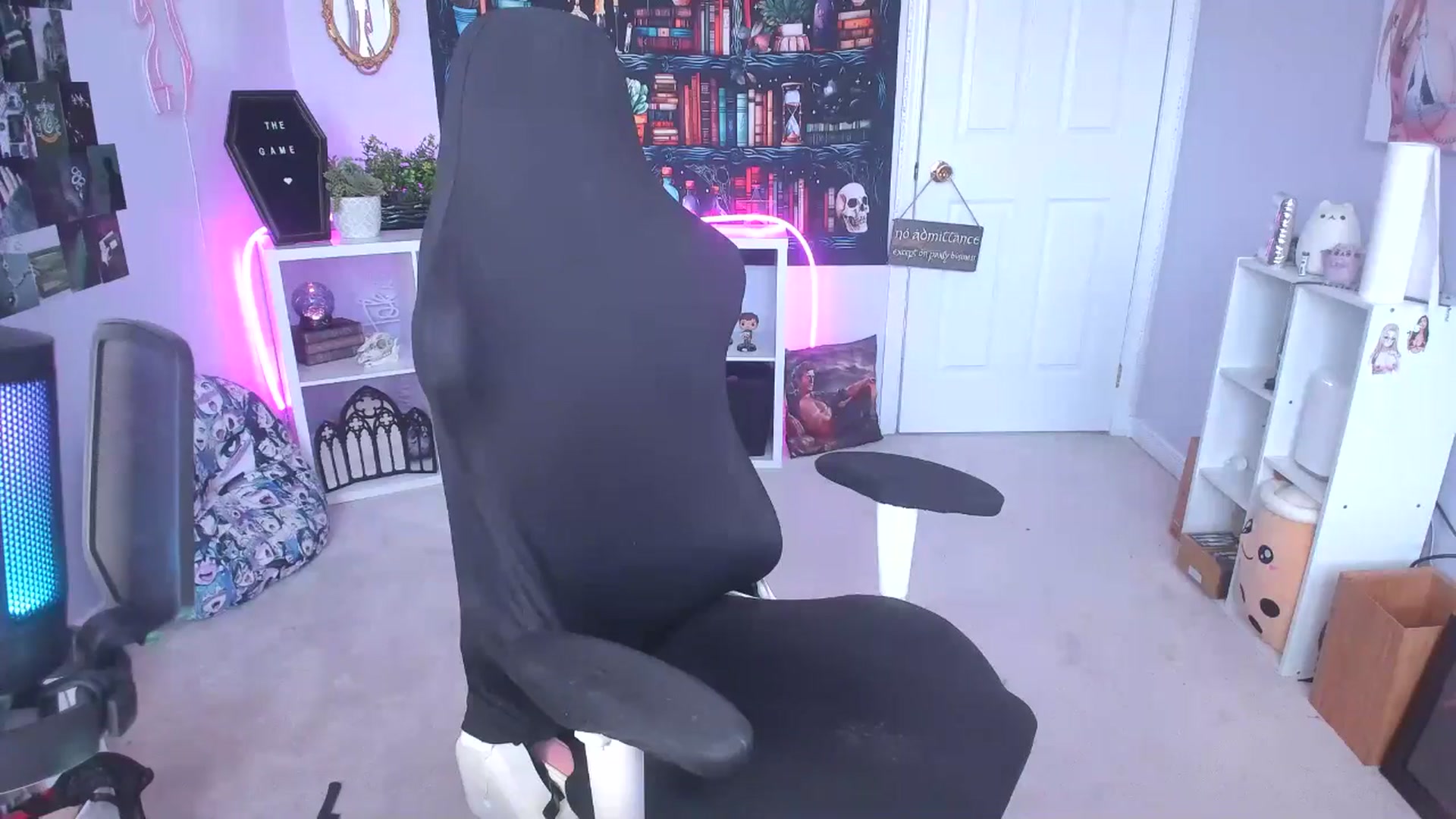 Gallery image thumbnail from EmilyTokes's myfreecams stream on, 08/29/2024, 17:15 image 19 of 20