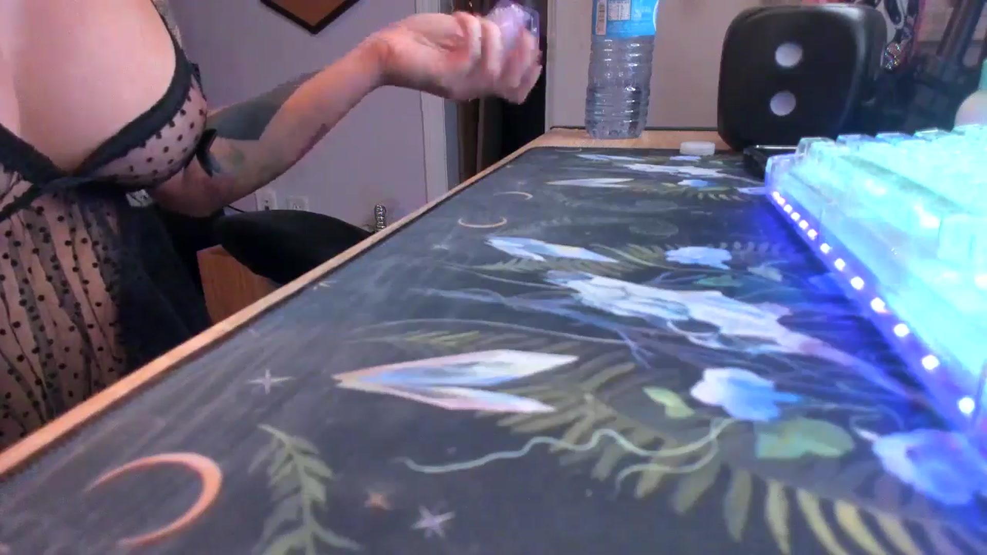 Gallery image thumbnail from EmilyTokes's myfreecams stream on, 09/16/2024, 02:31 image 17 of 20
