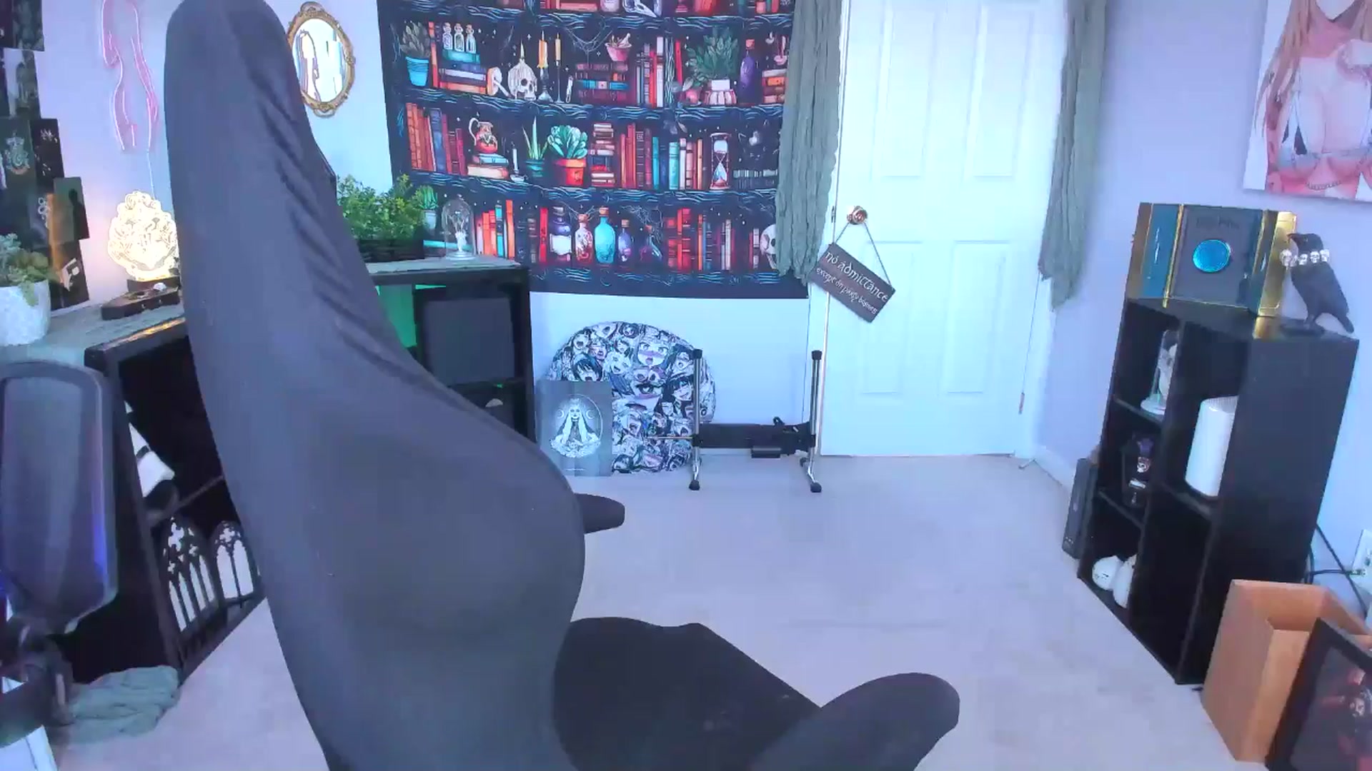 Gallery image thumbnail from EmilyTokes's myfreecams stream on, 09/17/2024, 17:34 image 9 of 20
