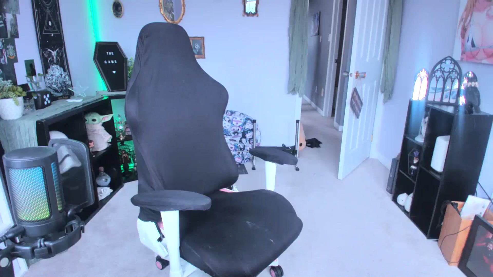 Gallery image thumbnail from EmilyTokes's myfreecams stream on, 10/01/2024, 17:08 image 5 of 20