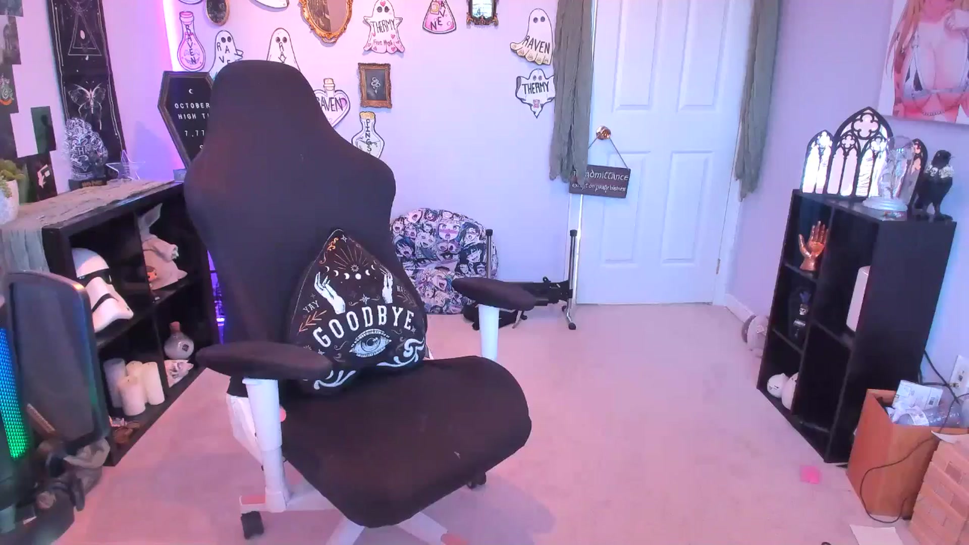 Gallery image thumbnail from EmilyTokes's myfreecams stream on, 10/22/2024, 16:51 image 9 of 20