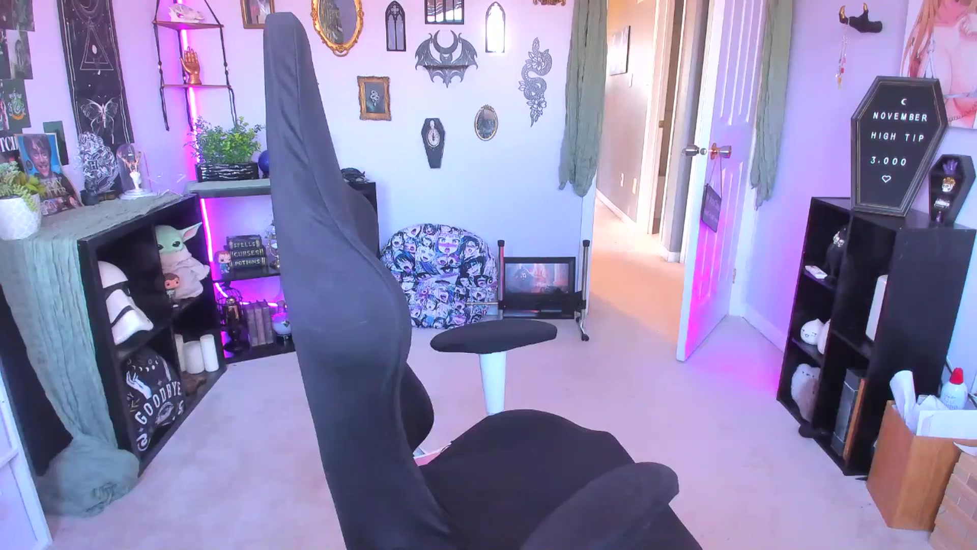 Gallery image thumbnail from EmilyTokes's myfreecams stream on, 11/07/2024, 18:01 image 3 of 20