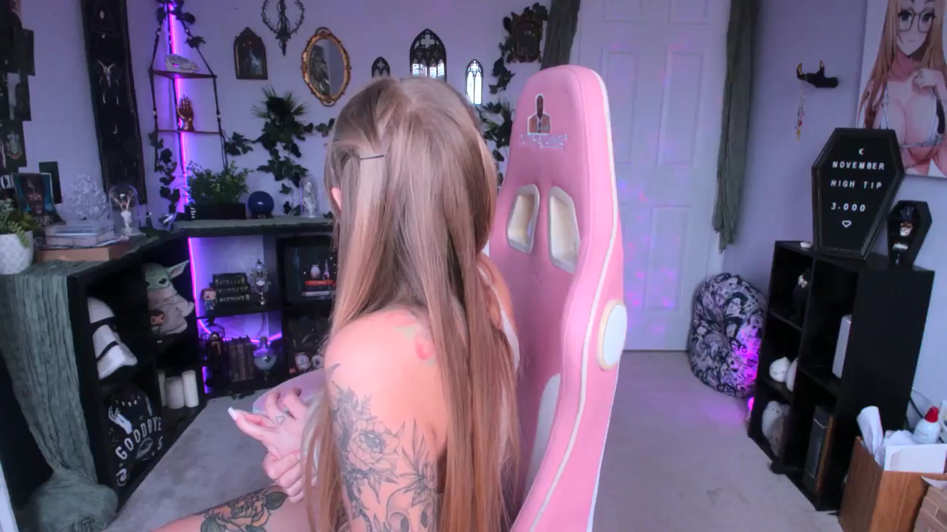 Gallery image thumbnail from EmilyTokes's myfreecams stream on, 11/11/2024, 17:50 image 12 of 20