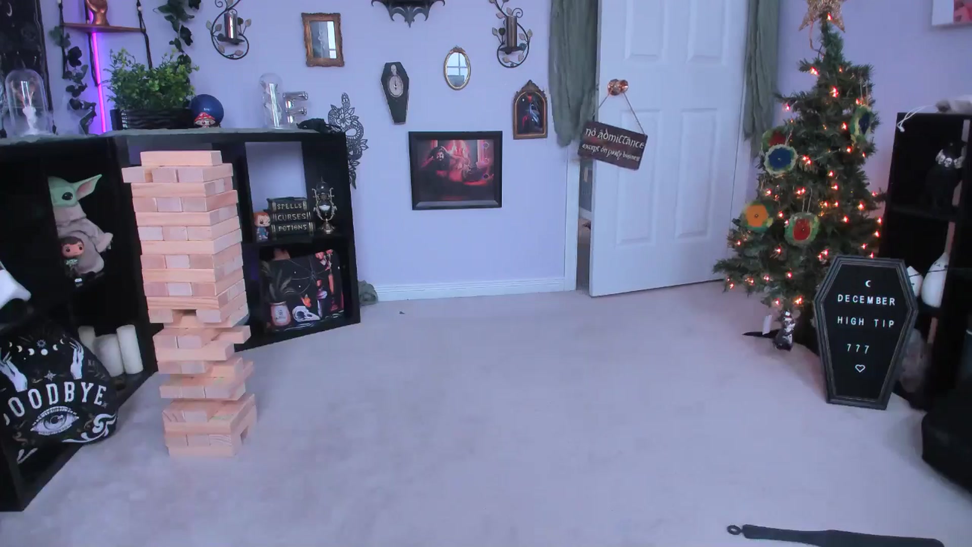 Gallery image thumbnail from EmilyTokes's myfreecams stream on, 12/12/2024, 18:20 image 14 of 20