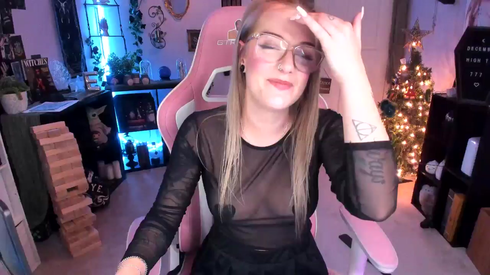 Gallery image thumbnail from EmilyTokes's myfreecams stream on, 01/01/2025, 05:55 image 11 of 20