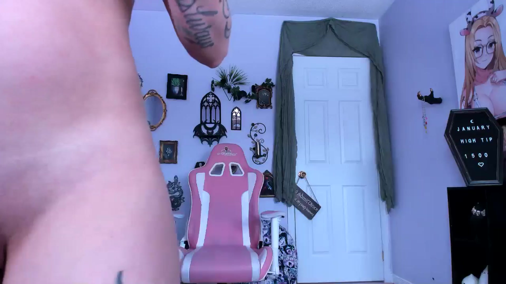 Gallery image thumbnail from EmilyTokes's myfreecams stream on, 01/07/2025, 19:39 image 16 of 20