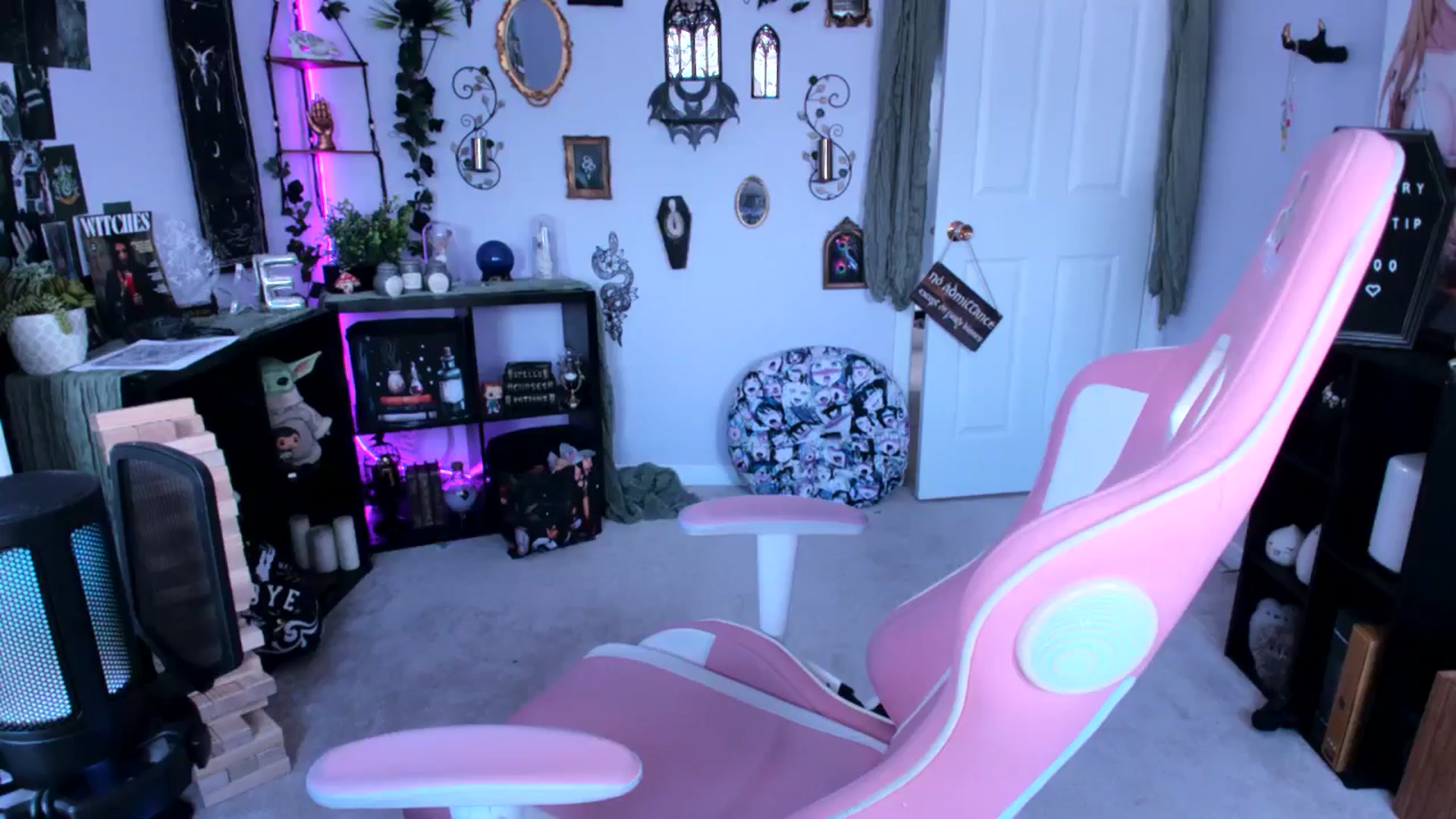 Gallery image thumbnail from EmilyTokes's myfreecams stream on, 01/07/2025, 19:39 image 5 of 20
