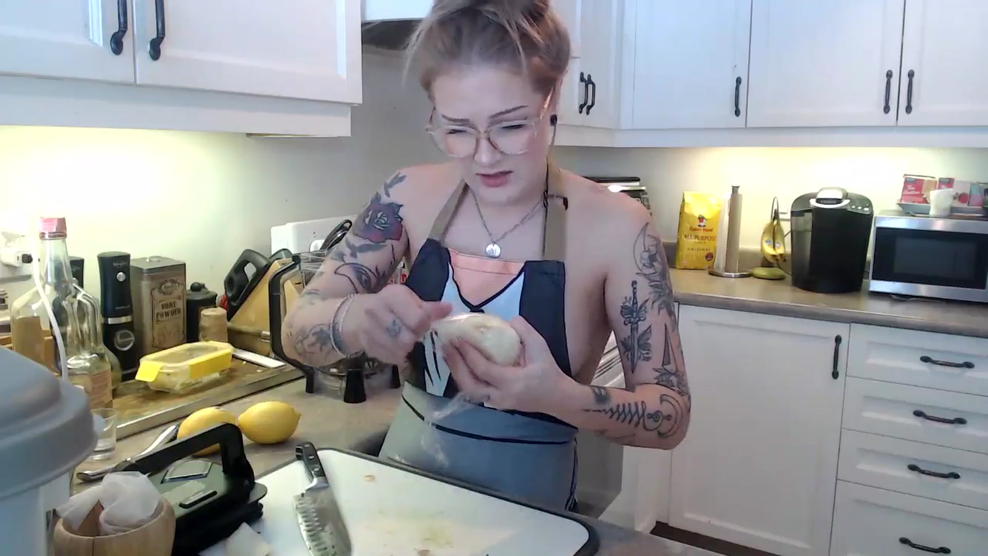 Gallery image thumbnail from EmilyTokes's myfreecams stream on, 01/08/2025, 17:49 image 12 of 20