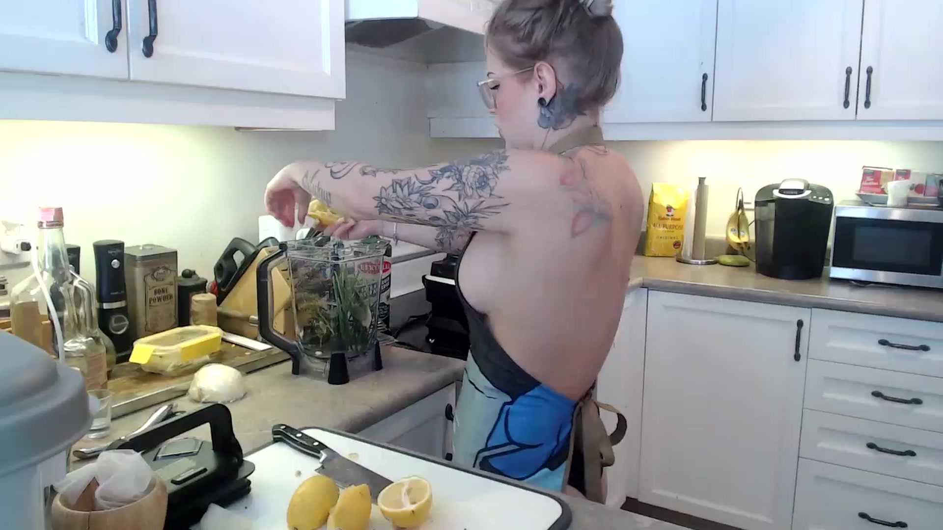 Gallery image thumbnail from EmilyTokes's myfreecams stream on, 01/08/2025, 17:49 image 13 of 20