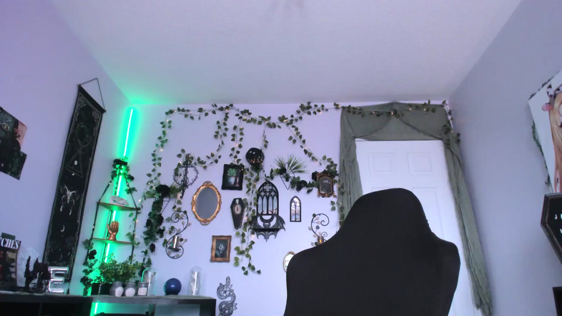 Gallery image thumbnail from EmilyTokes's myfreecams stream on, 01/17/2025, 18:04 image 17 of 20
