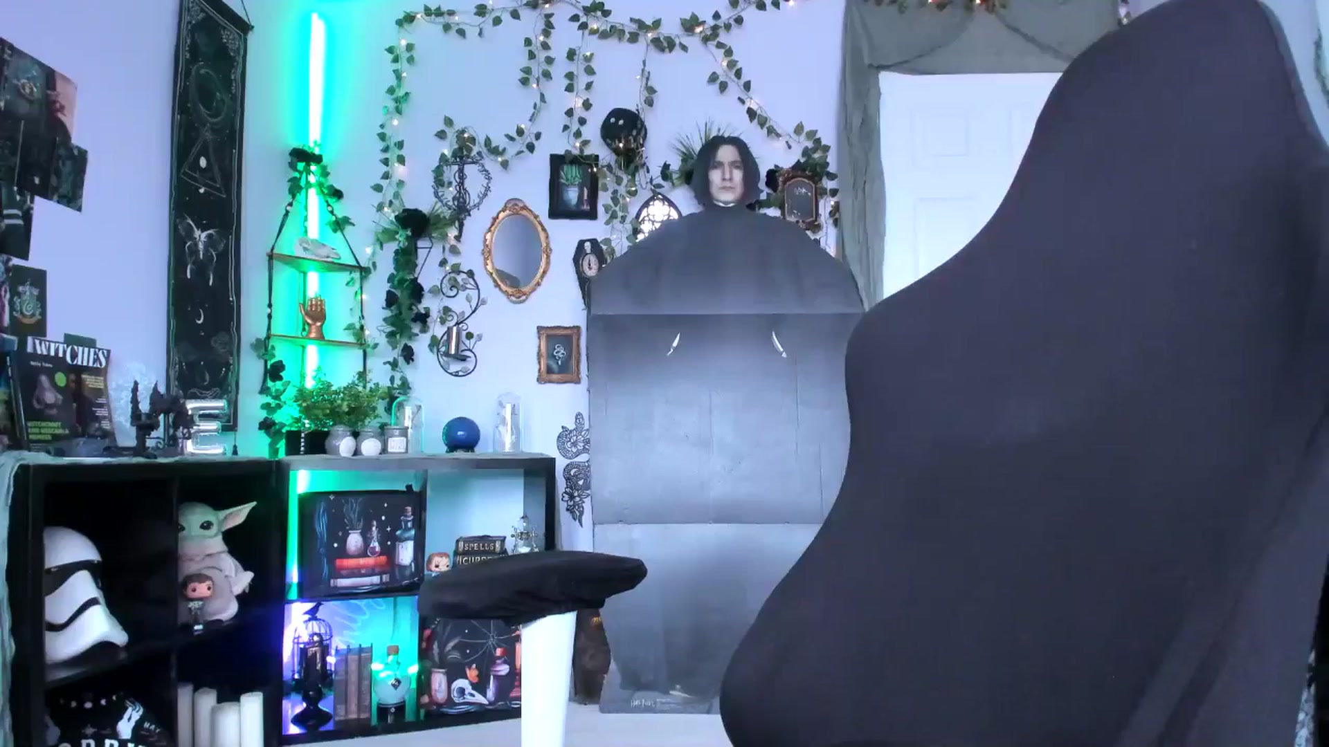 Gallery image thumbnail from EmilyTokes's myfreecams stream on, 01/22/2025, 18:15 image 18 of 20