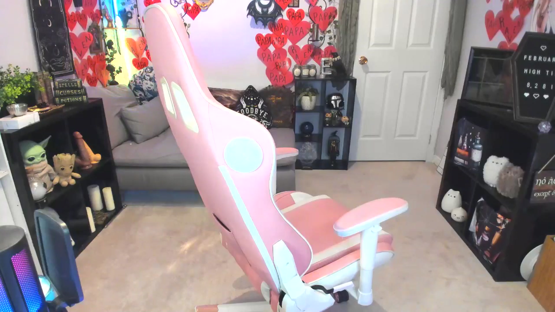 Gallery image thumbnail from EmilyTokes's myfreecams stream on, 02/08/2025, 05:37 image 16 of 20