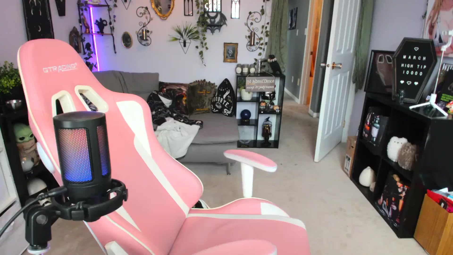 Gallery image thumbnail from EmilyTokes's myfreecams stream on, 03/04/2025, 18:01 image 18 of 20