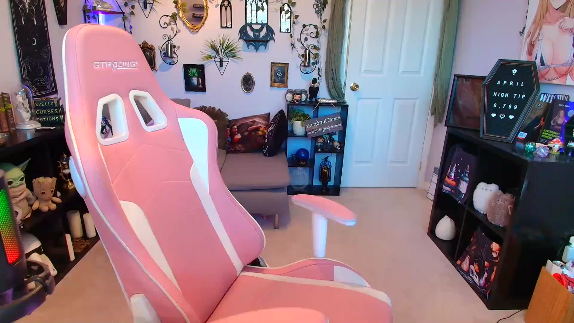 Gallery image thumbnail from EmilyTokes's myfreecams stream on, 04/28/2025, 16:58 image 17 of 20