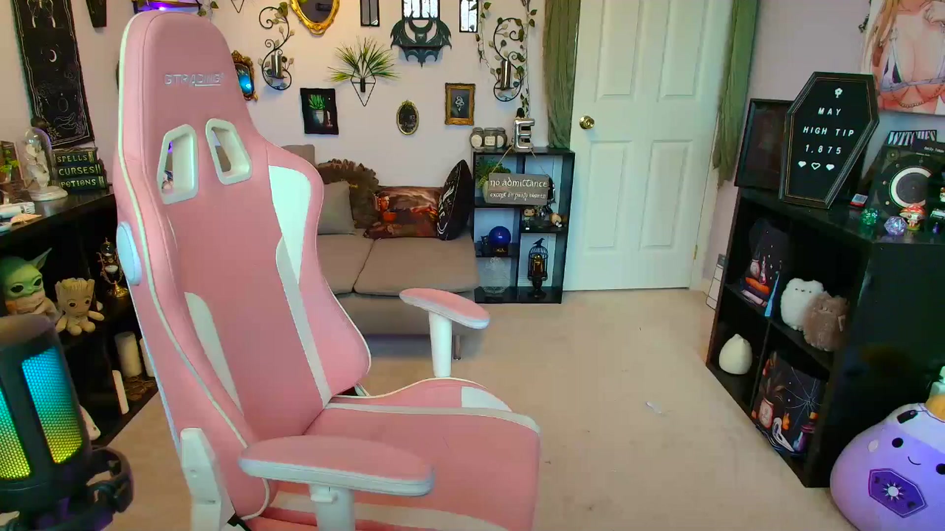 Gallery image thumbnail from EmilyTokes's myfreecams stream on, 05/05/2025, 18:32 image 6 of 20
