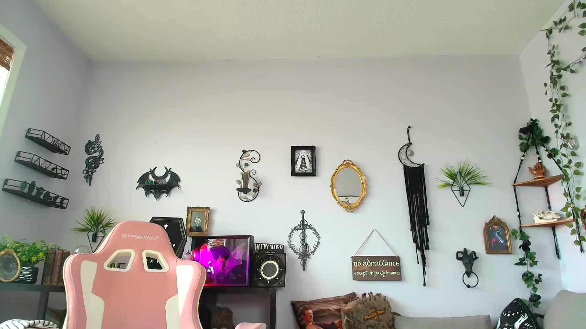Gallery image thumbnail from EmilyTokes's myfreecams stream on, 05/27/2025, 18:09 image 20 of 20