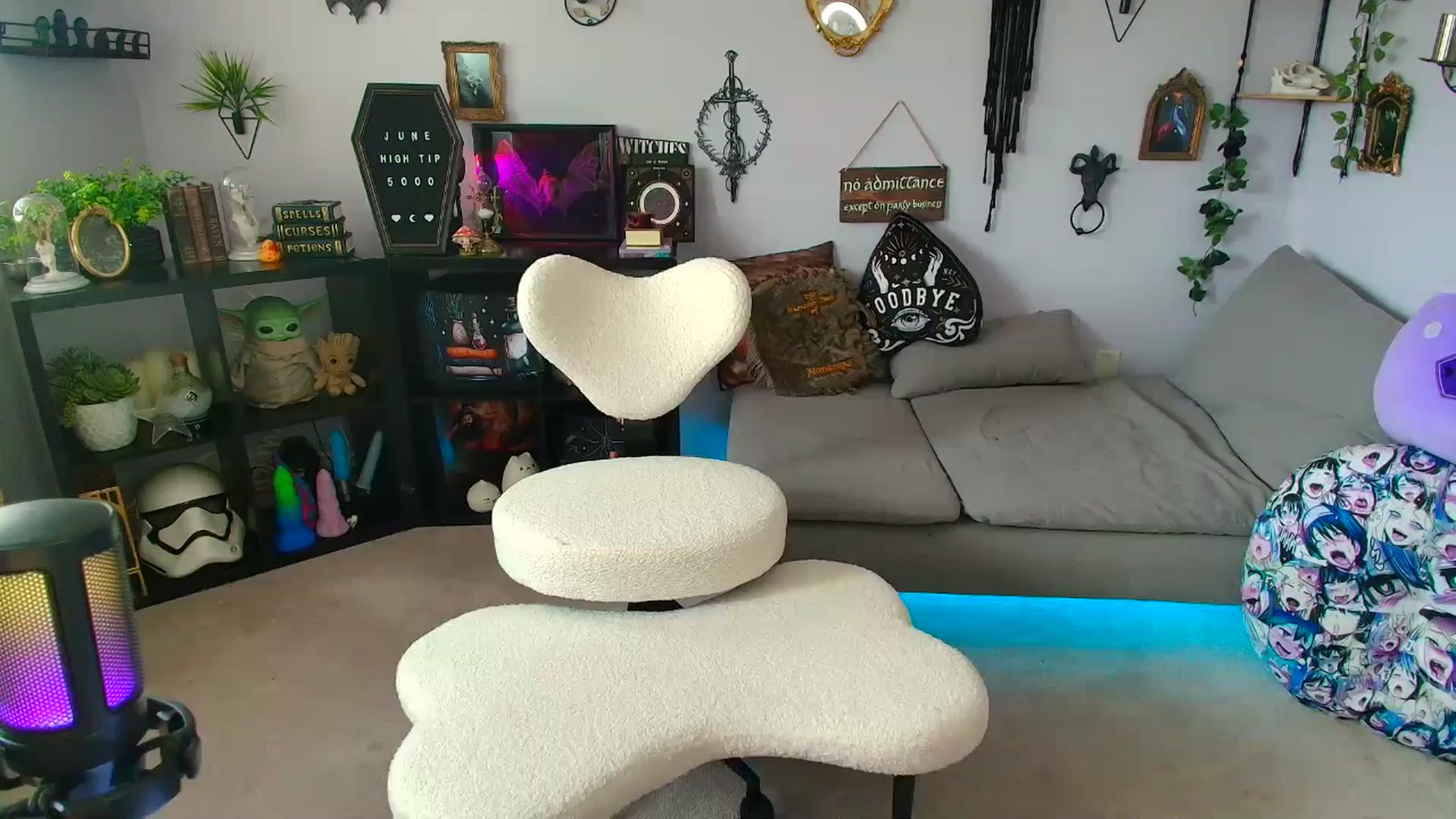 Gallery image thumbnail from EmilyTokes's myfreecams stream on, 06/11/2025, 16:39 image 1 of 20