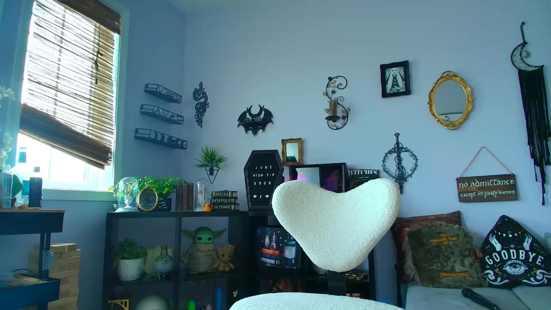 Gallery image thumbnail from EmilyTokes's myfreecams stream on, 06/16/2025, 17:21 image 12 of 20