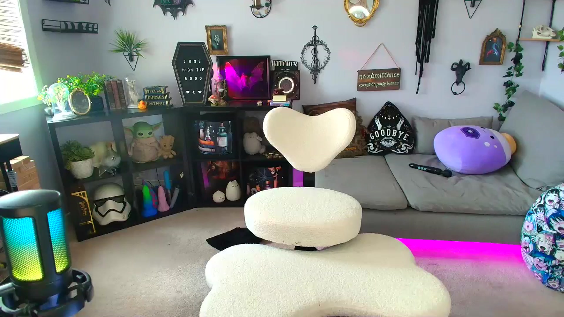 Gallery image thumbnail from EmilyTokes's myfreecams stream on, 06/17/2025, 17:40 image 9 of 20