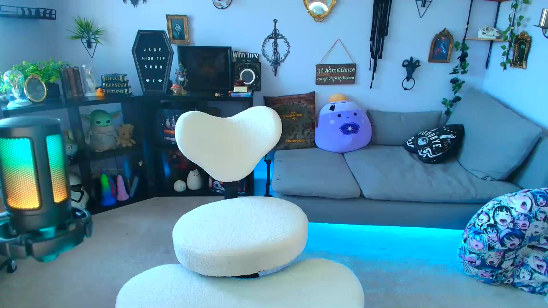 Gallery image thumbnail from EmilyTokes's myfreecams stream on, 07/03/2025, 17:22 image 14 of 20