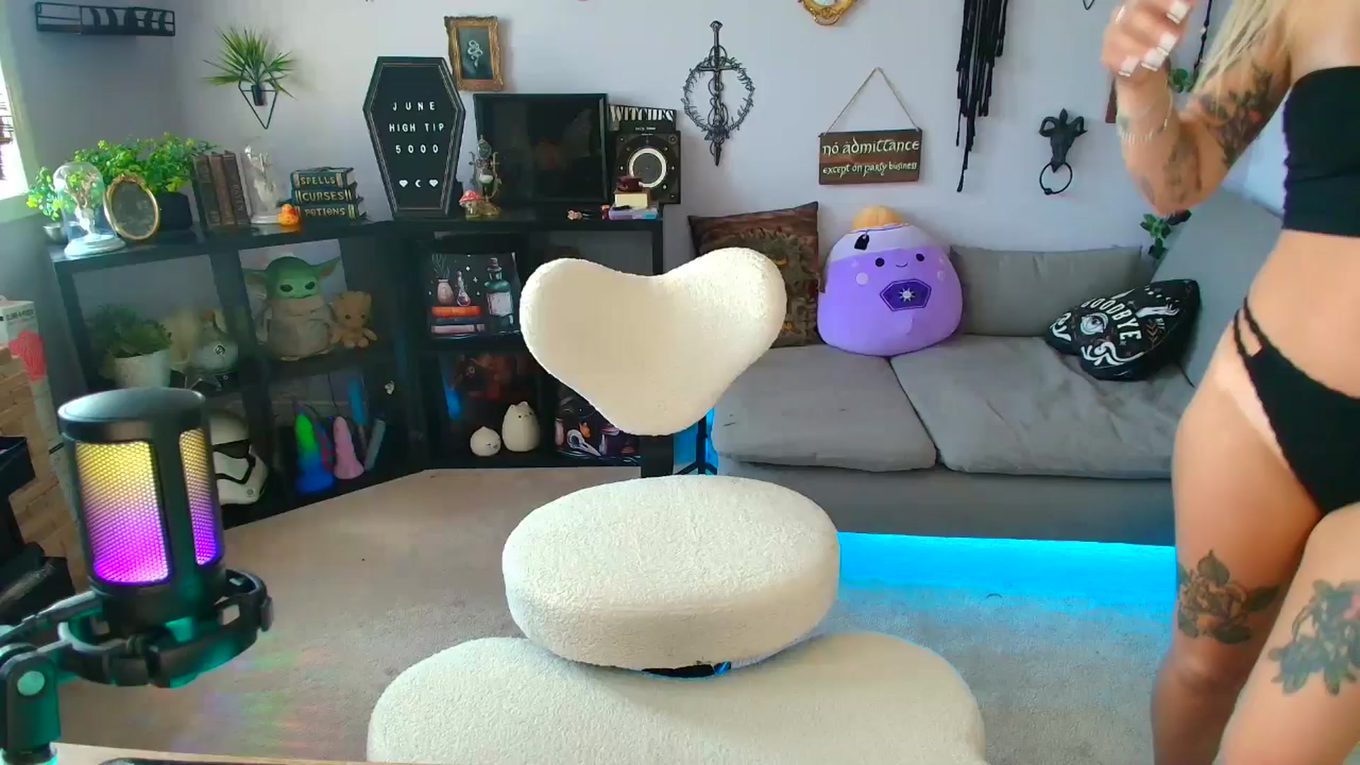 Gallery image thumbnail from EmilyTokes's myfreecams stream on, 07/03/2025, 17:22 image 1 of 20