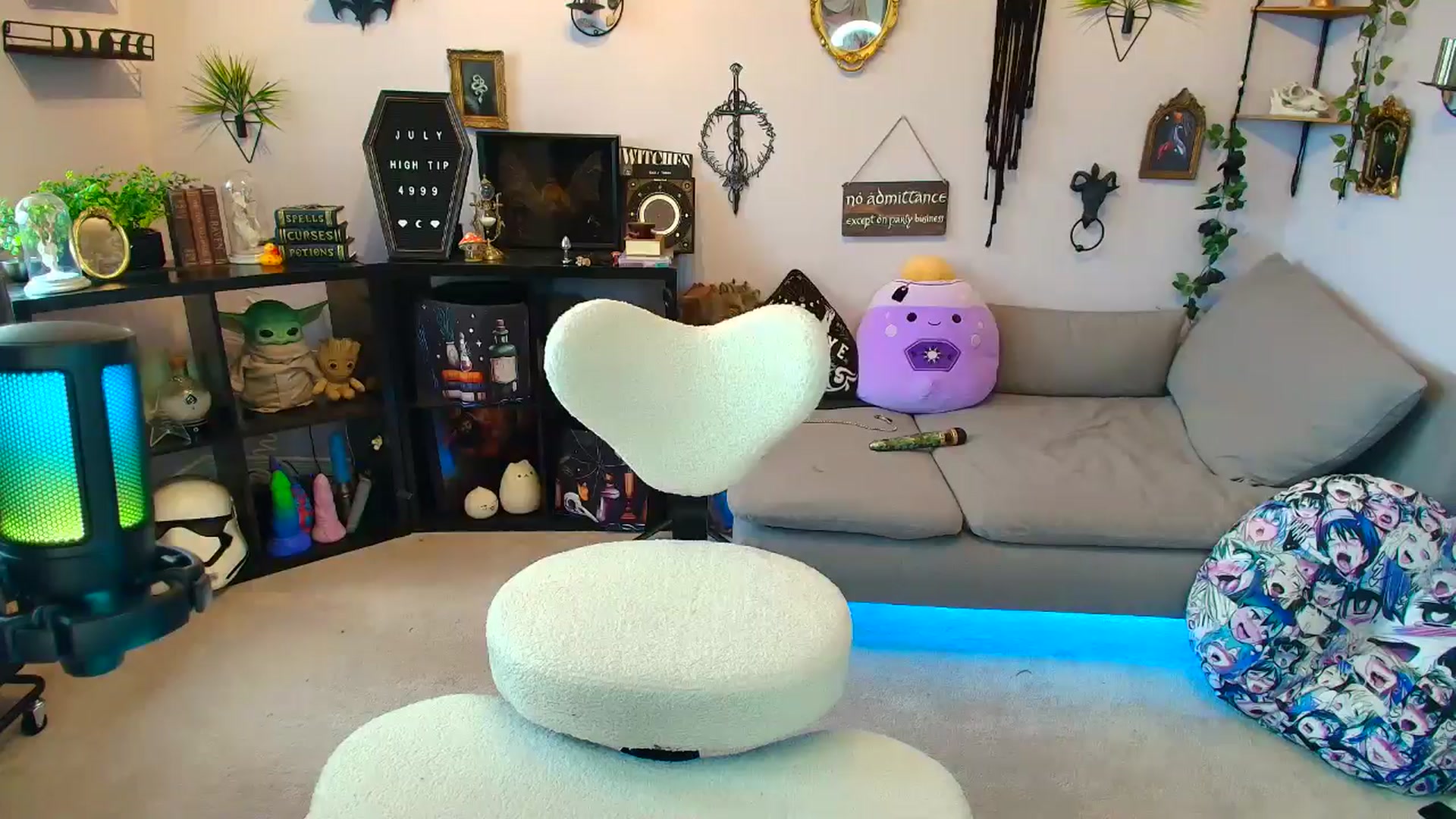 Gallery image thumbnail from EmilyTokes's myfreecams stream on, 07/10/2025, 16:10 image 14 of 20