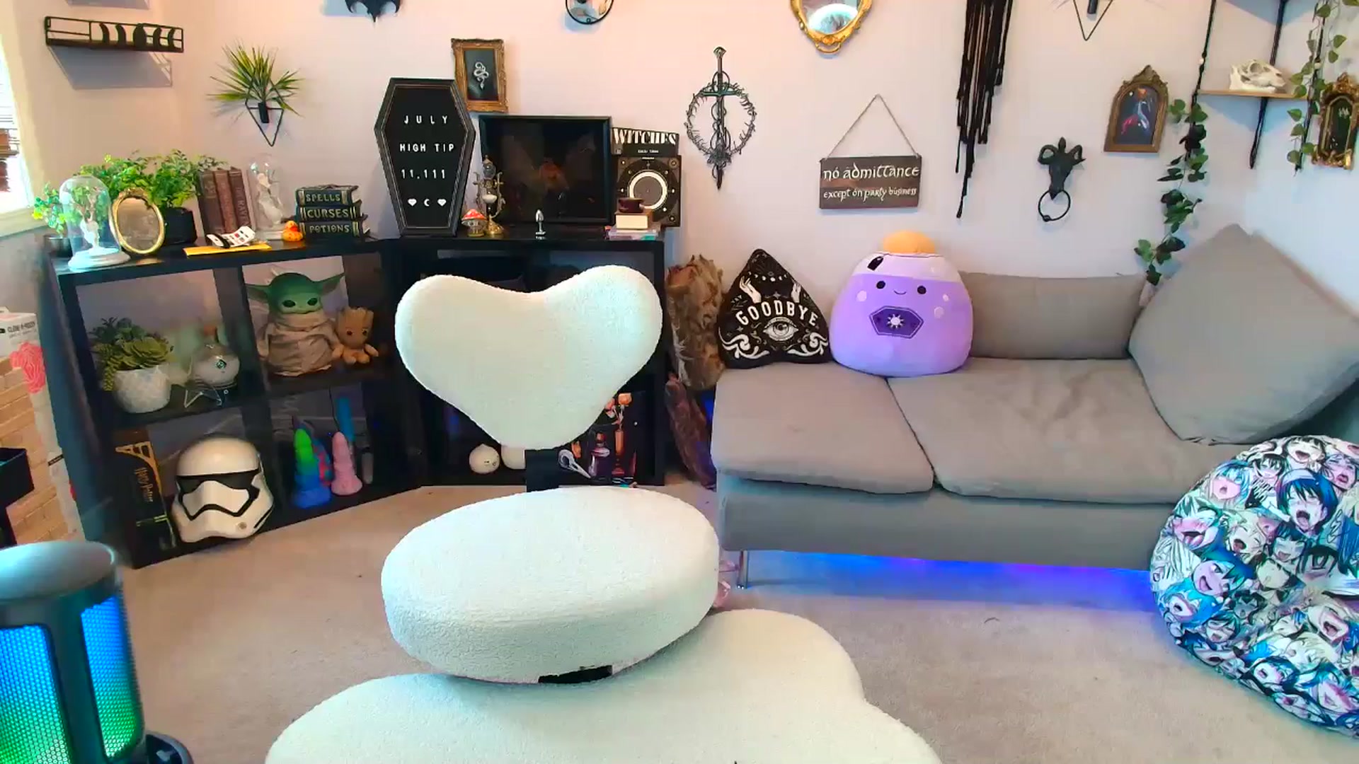 Gallery image thumbnail from EmilyTokes's myfreecams stream on, 07/15/2025, 17:54 image 12 of 20