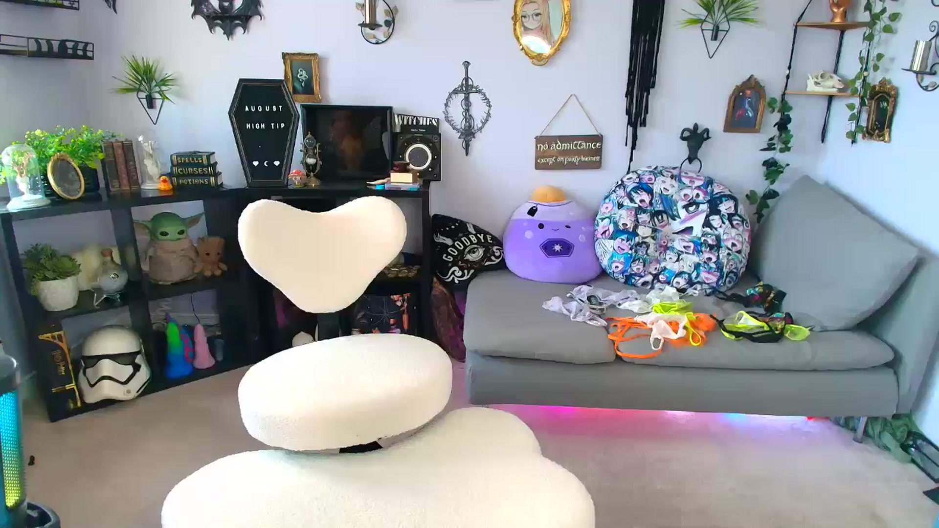 Gallery image thumbnail from EmilyTokes's myfreecams stream on, 08/01/2025, 17:03 image 18 of 20