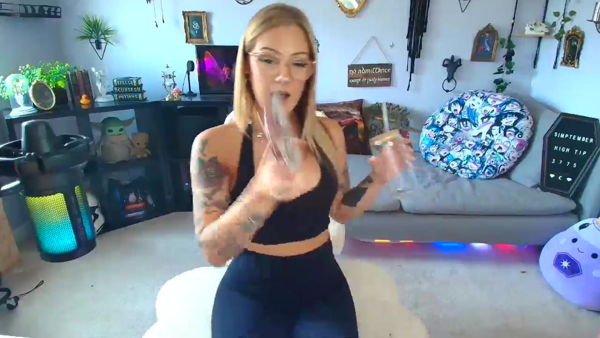Gallery image thumbnail from EmilyTokes's myfreecams stream on, 09/15/2025, 17:16 image 4 of 20