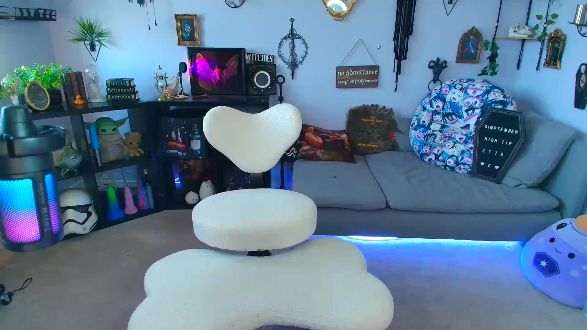 Gallery image thumbnail from EmilyTokes's myfreecams stream on, 09/18/2025, 16:28 image 18 of 20