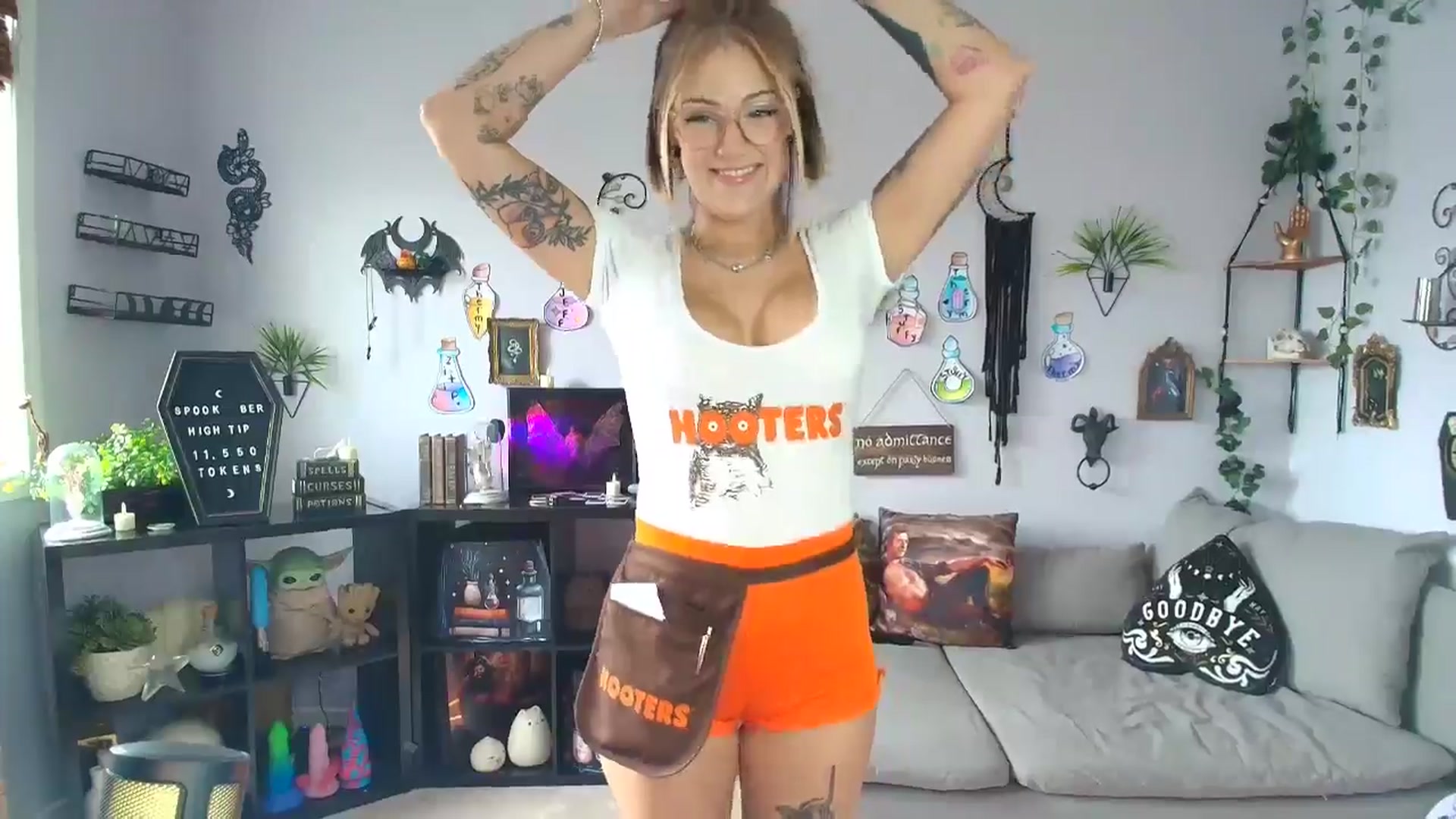 Gallery image thumbnail from EmilyTokes's myfreecams stream on, 10/17/2025, 17:53 image 2 of 20