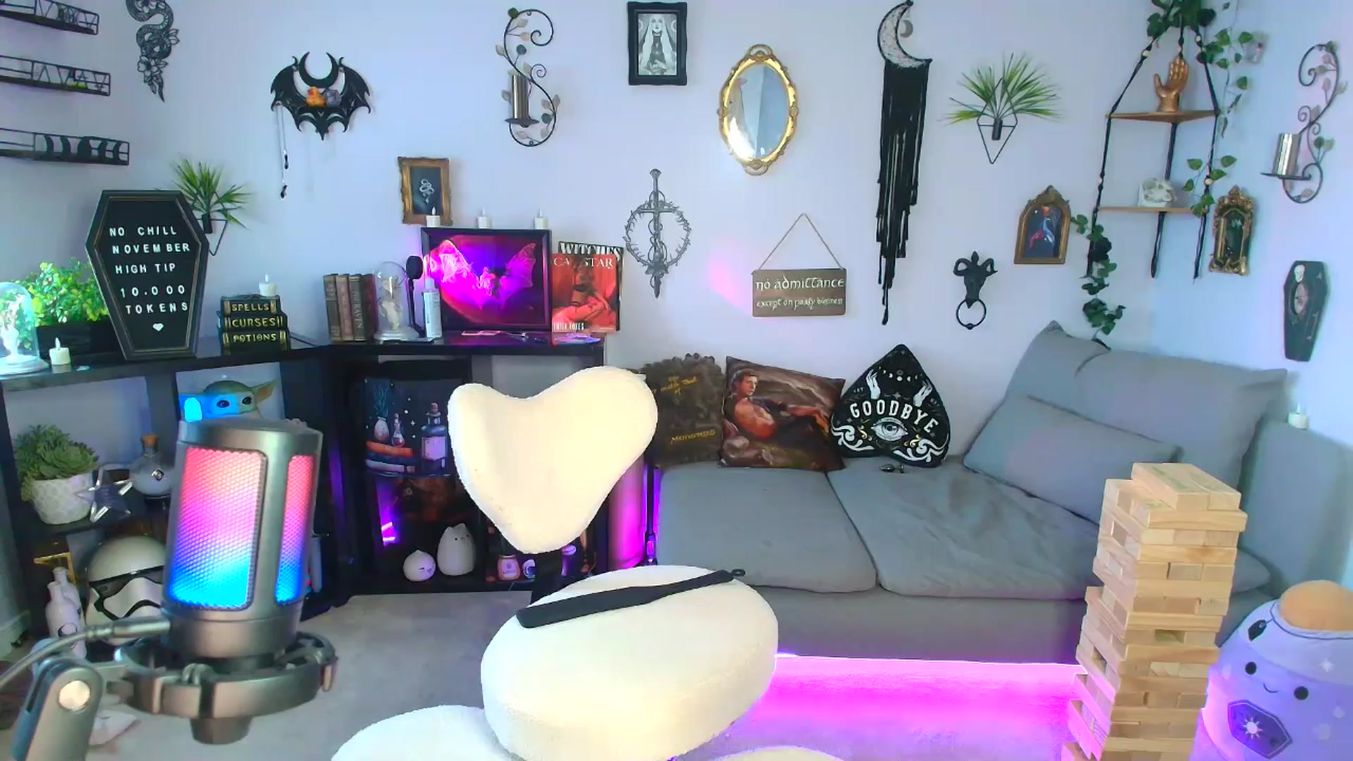 Gallery image thumbnail from EmilyTokes's myfreecams stream on, 11/10/2025, 21:45 image 10 of 20