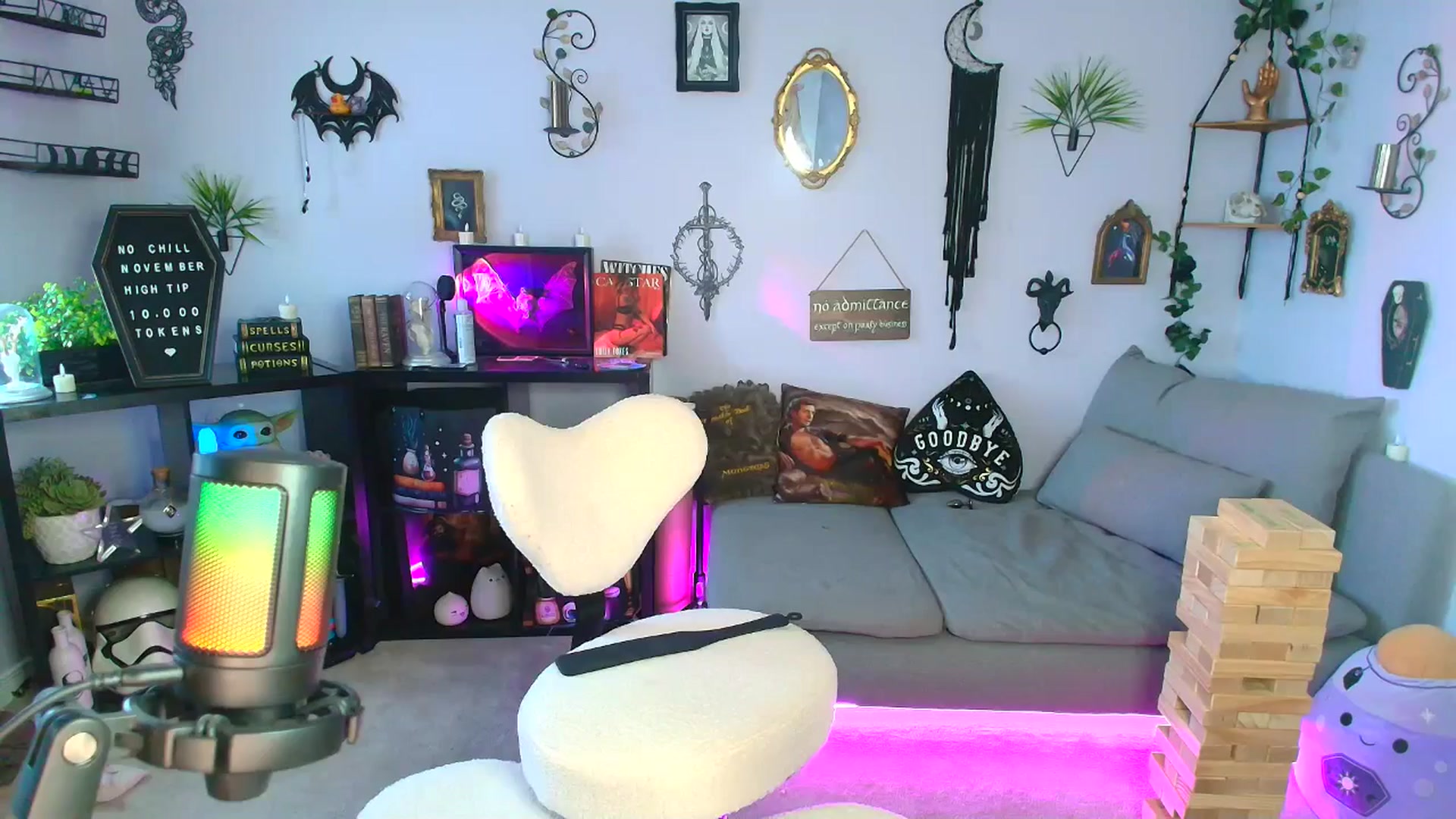 Gallery image thumbnail from EmilyTokes's myfreecams stream on, 11/10/2025, 21:45 image 11 of 20