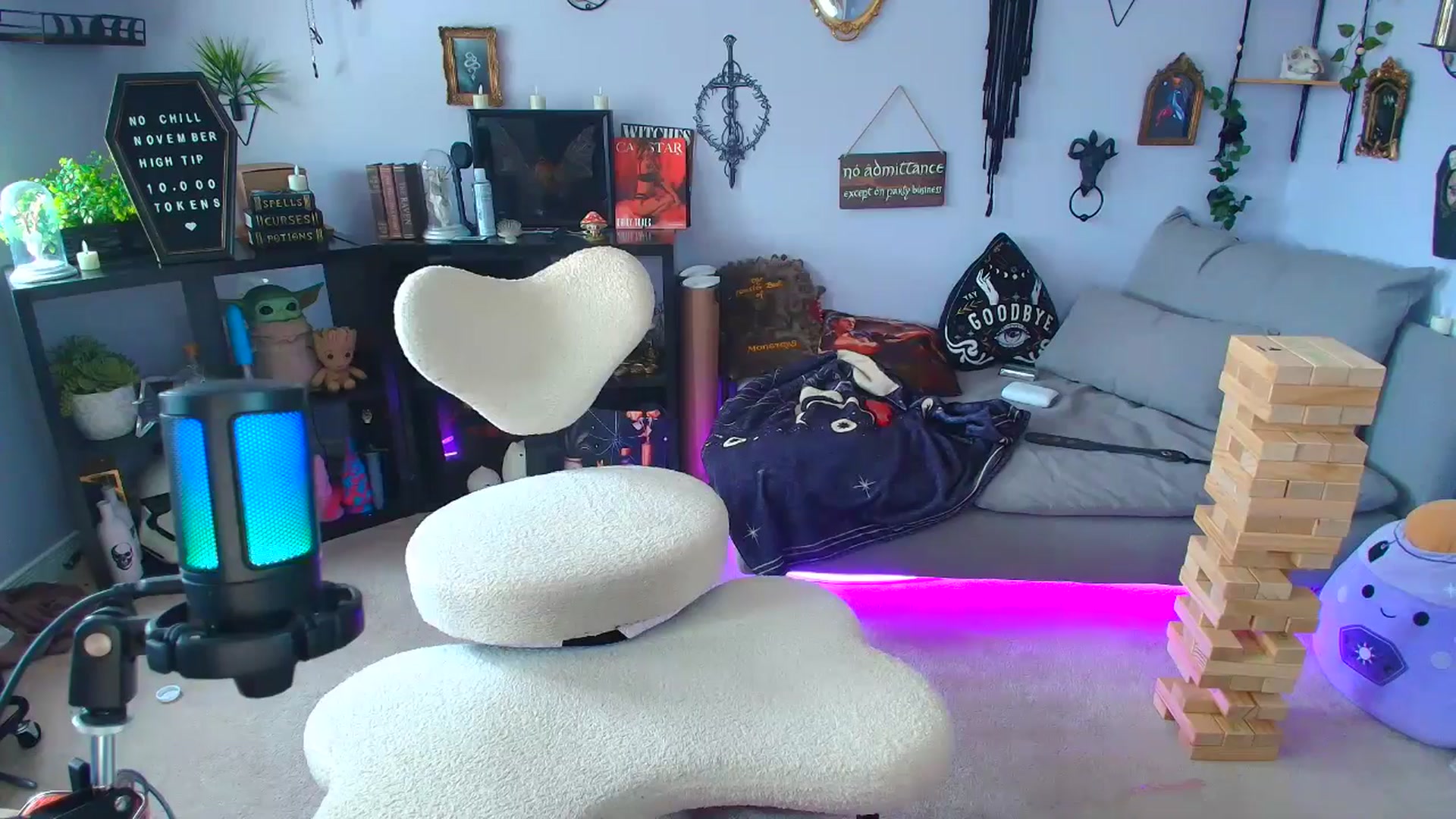 Gallery image thumbnail from EmilyTokes's myfreecams stream on, 11/18/2025, 17:29 image 2 of 20