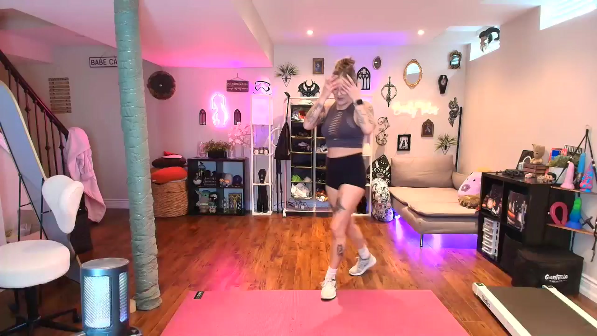 Gallery image thumbnail from EmilyTokes's myfreecams stream on, 01/08/2026, 18:28 image 14 of 20