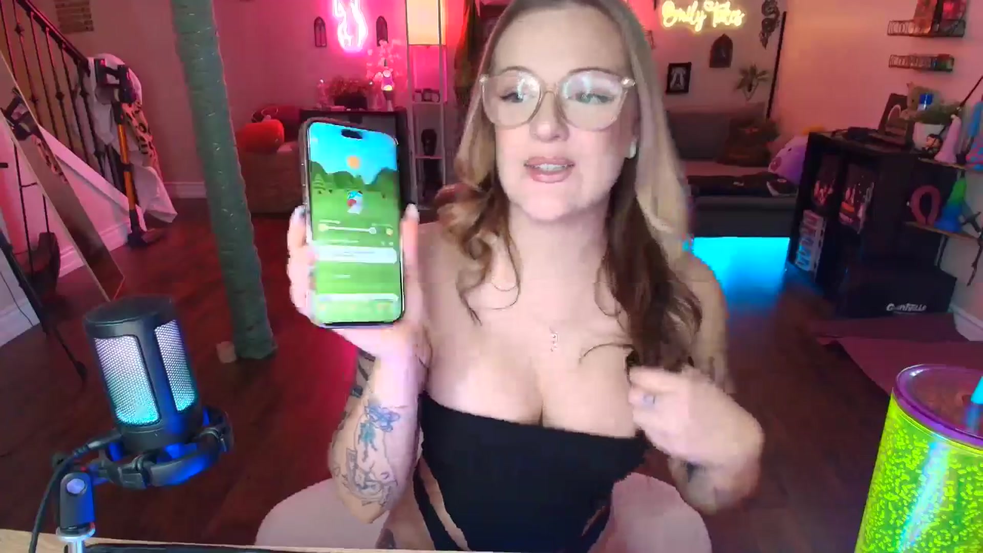 Gallery image thumbnail from EmilyTokes's myfreecams stream on, 01/20/2026, 18:05 image 14 of 20
