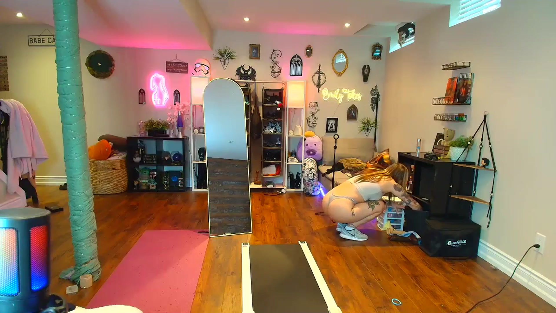 Gallery image thumbnail from EmilyTokes's myfreecams stream on, 03/20/2026, 17:29 image 9 of 20
