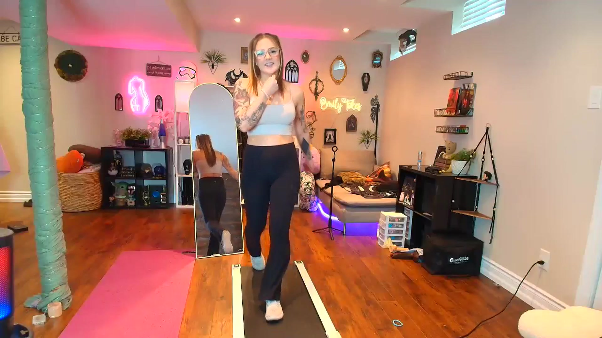 Gallery image thumbnail from EmilyTokes's myfreecams stream on, 03/20/2026, 17:29 image 2 of 20