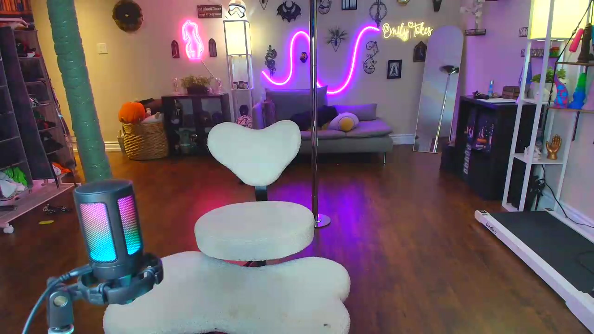 Gallery image thumbnail from EmilyTokes's myfreecams stream on, 05/27/2026, 17:32 image 5 of 20