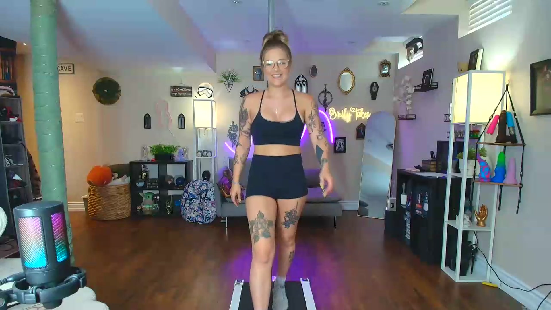 Gallery image thumbnail from EmilyTokes's myfreecams stream on, 06/29/2026, 17:37 image 5 of 20
