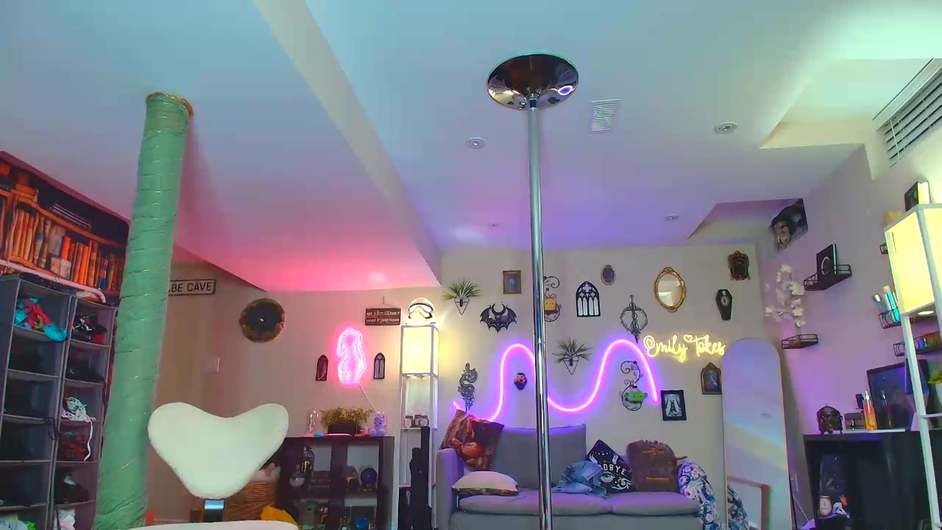Gallery image thumbnail from EmilyTokes's myfreecams stream on, 08/29/2026, 06:02 image 15 of 20