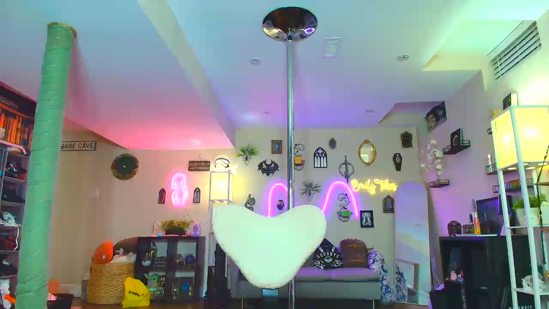Gallery image thumbnail from EmilyTokes's myfreecams stream on, 08/29/2026, 06:02 image 5 of 20
